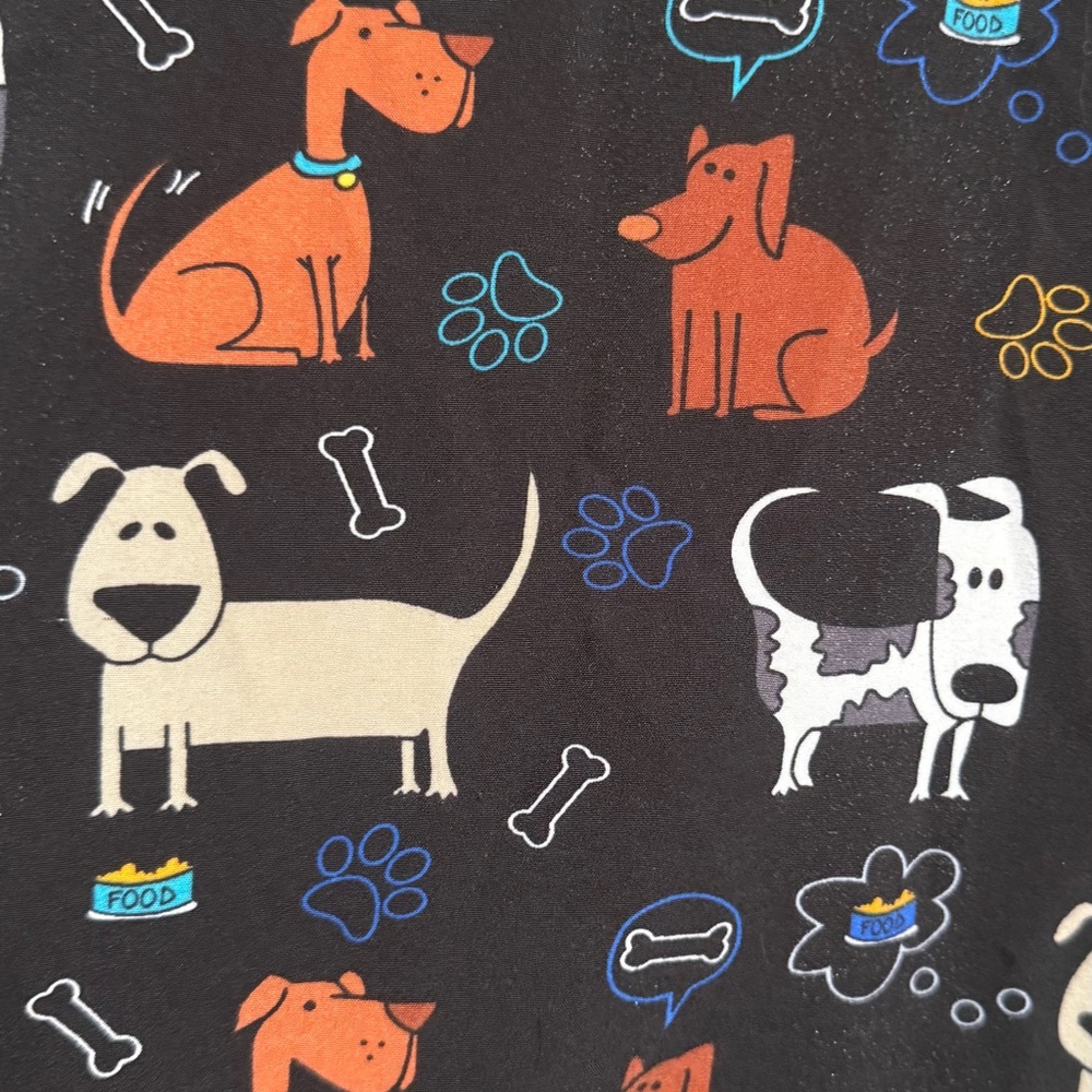 Zoe+Chloe Very Cute Black Dog Print Scrub Top 2X - Picture 3 of 16